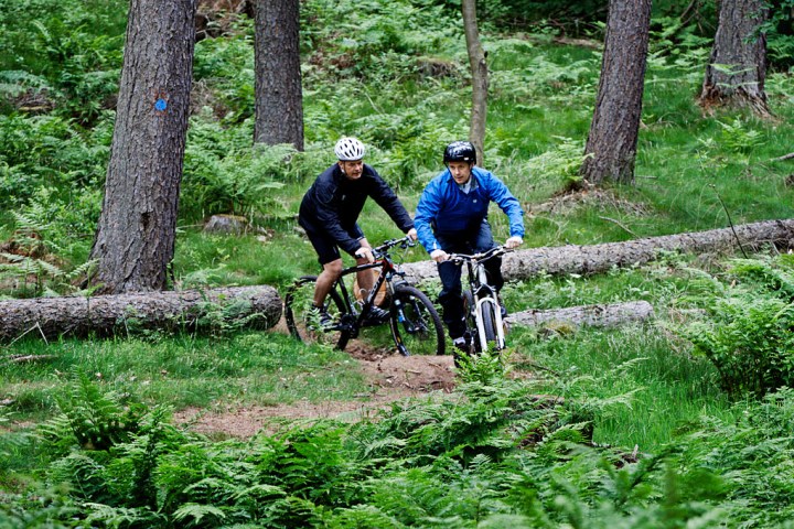 Kronprins Frederik forrest på sporet, ved indvielsen.